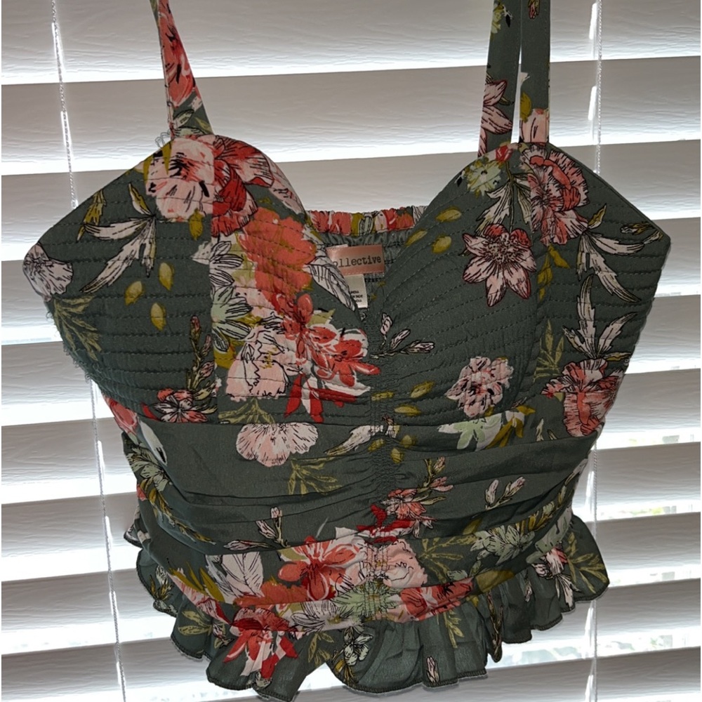 Super cute BOG COLLECTIVE TOP